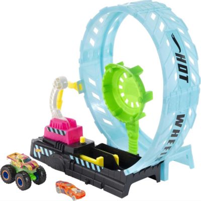 Hot Wheels Monster Trucks Glow in The Dark Epic Loop Challenge Playset with Launcher, Ramp & Giant Loop, Includes 1:64 Scale Die-Cast Toy Truck & Car