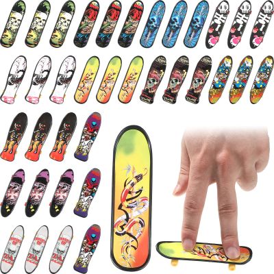 36 Pieces Mini Finger Skateboard Toy with Double Sided Pattern Valentines Day Gifts Creative Fingertip Movement Toys for Valentine Classroom Prizes Birthday Goodie Bag Stuffers