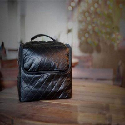 Magic Accessories Close-Up Leather Bag (Professional) - Magic Trick