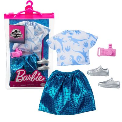Barbie Fashions Complete Looks 4 of Doll Clothes Inspired by Popular Brand Roxy, Complete Look with Outfit & Accessories Dolls, Gift for Kids 3 to 8 Years Old