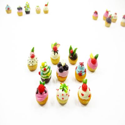 Dollhouse Miniature Food Christmas Seasonal Holiday 10 Cupcake Bakery 16101
