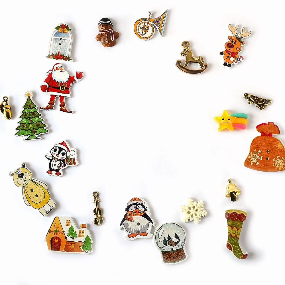 TomToy Christmas Golden I Spy Trinkets, Holidays Theme I Spy Bag, Bottle Fillers, 1-3cm, Set of 20 trinkets
