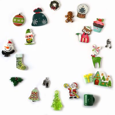 TomToy Christmas Green I Spy Trinkets, Holidays Theme I Spy Bag, Bottle fillers, 1-3cm, Set of 20 trinkets