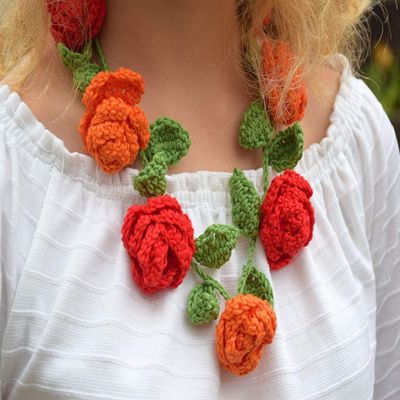 Crochet Flower Necklace with Roses Neck Scarf Boho Jewelry Lariat Fall Fashion for Women Teen Girl Accessories Floral Accessory Girls Autumn flowers Lariat
