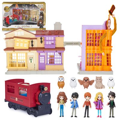 Wizarding World Harry Potter, Amazon Exclusive Deluxe Diagon Alley & Hogwarts Express, 4 Playsets in 1 with Lights & Sounds, 5 Figures, 33 Accessories