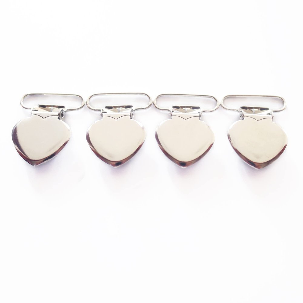 1" Metal Heart Pacifier Suspender Clips,Sutoyuen Pacifier Clips for Making DIY Craft Supplies Pacifier Holders Bib Soothie Clip Holder Silver (50pcs)