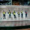 1/50 Scale Construction Workers Figure, 6pcs Building Worker Doll Scene Props Fit for CAT Truck Cars Vehicle (Blue) view 1