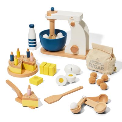 KiwiCo Bake-a-Cake Stand Mixer | Play Kitchen | Kids Baking Gift Set Ages 3+ | Learn Early Math with Wooden Play Set | Includes Ingredients, Mixer, Measuring Spoons & Recipe Cards
