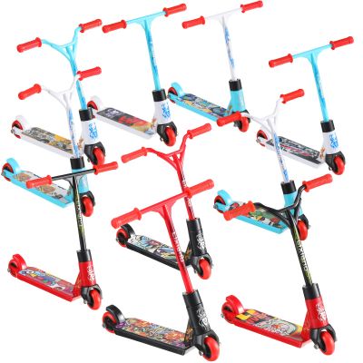 Civaner 10 Pcs Fingerboard Finger Scooter Mini Two Wheel Finger Scooter Fingerboard Scooters Party Favor with Removable Wheel
