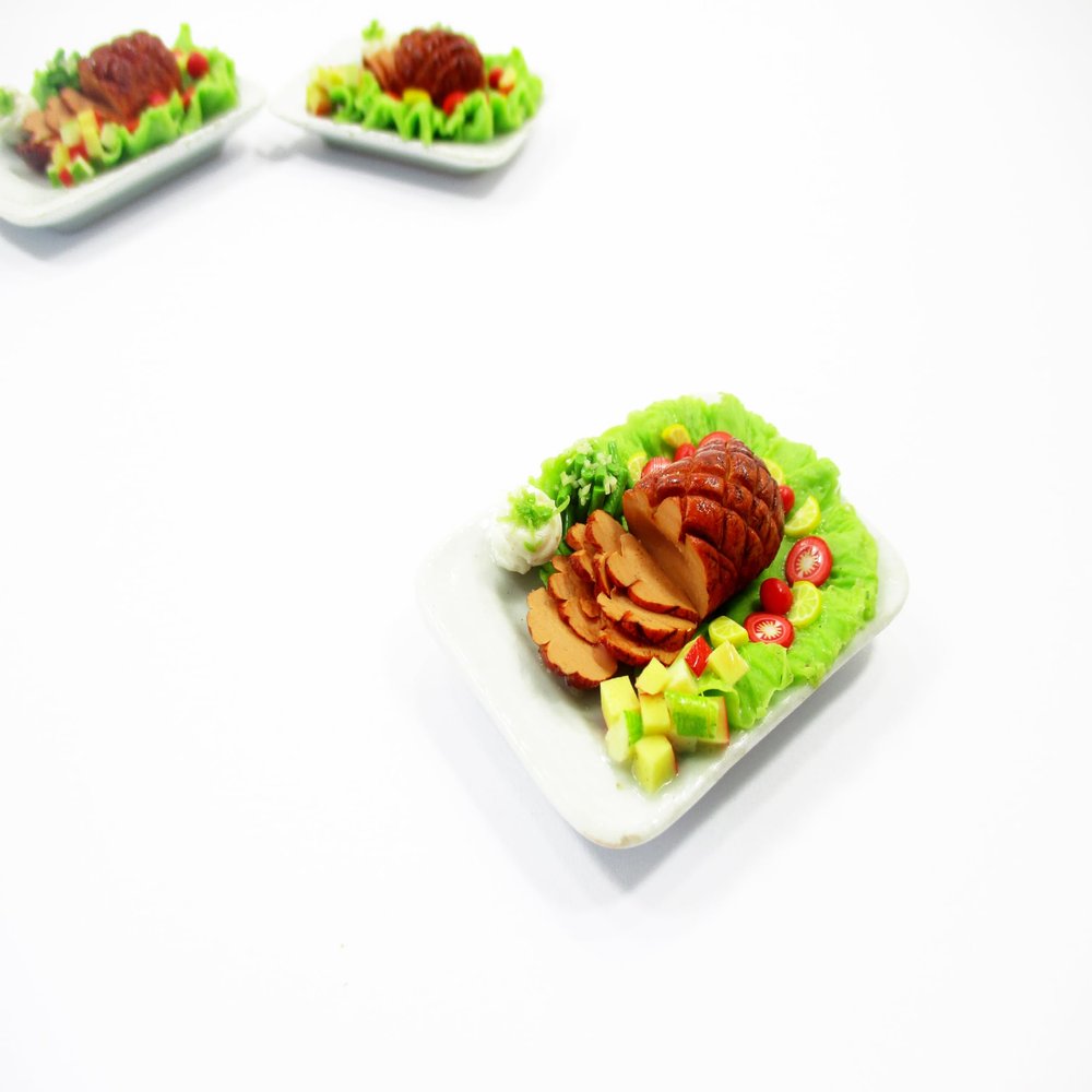 1:6 Dollhouse Miniatures Food Honey Glaze Ham Grilled Thanksgiving Supply 16234
