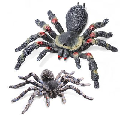 SIENON 2Pcs Realistic Wolf Spider Animal Toys, Lifelike Whiteknee Tarantula Insect Figure Action Model for Kids Education Halloween Pranks Props Decorations