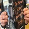 Facsimile (The Hound of The Baskervilles) by Michael Daniels - Trick view 3