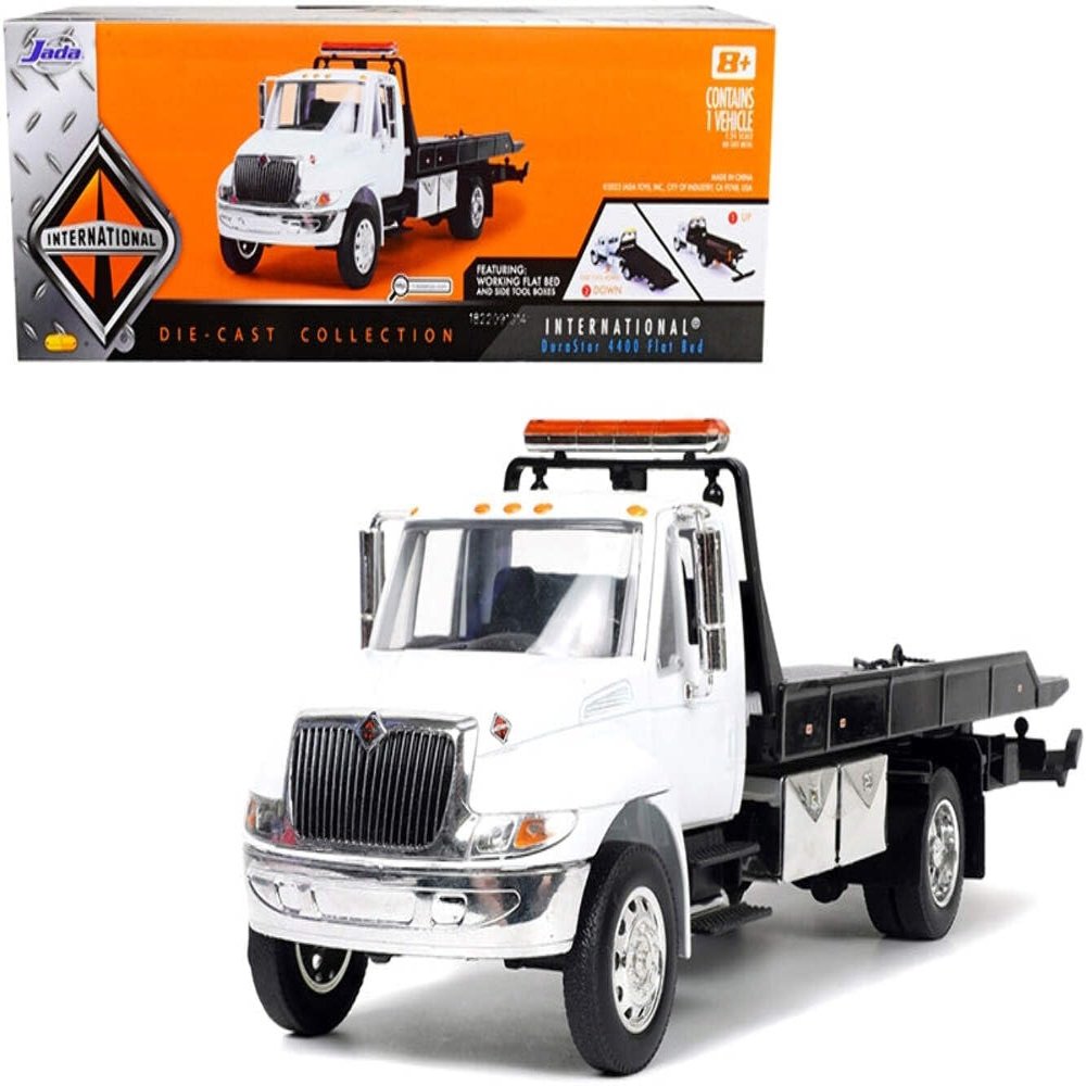 Jada International Durastar 4400 Flatbed Tow Truck Die-cast Car