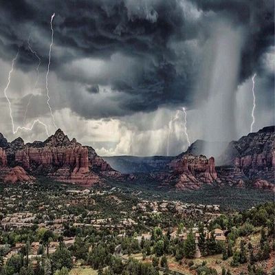 1000 Pieces Jigsaw Puzzle for Adults, Lightning Storm Over Sedona Arizona Wooden Jigsaw Puzzle, Exercise Memory Relieve Stress Game Jigsaw Puzzle Family Activities Decompression Gifts