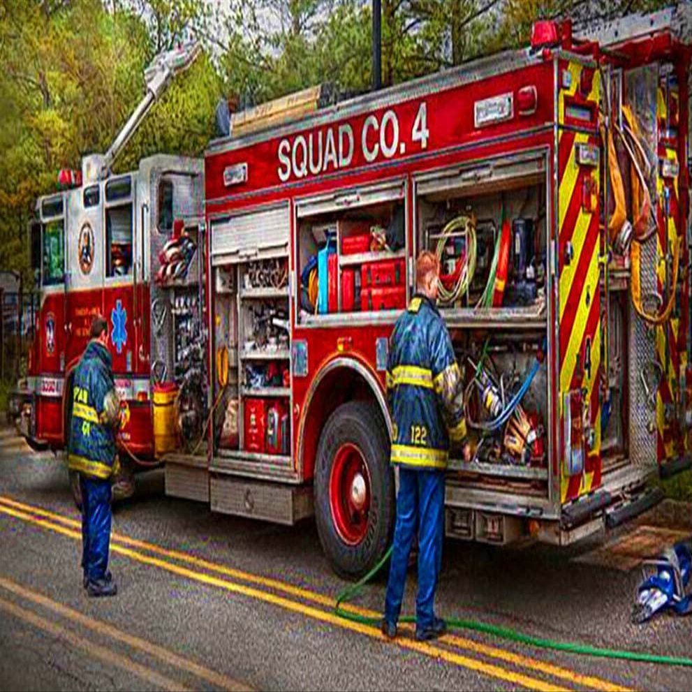 1000 Pieces Jigsaw Puzzle for Adults, Fire Truck Wooden Jigsaw Puzzle, Exercise Memory Relieve Stress Game Jigsaw Puzzle Family Activities Decompression Gifts