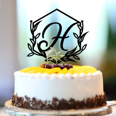 Vinisong Personalized Letter Cake Toppers Initials H Cake Topper Black Acrylic Cake Decoration Wreath Cake Topper Perfect for Birthday Wedding Anniversary Party(H,09)