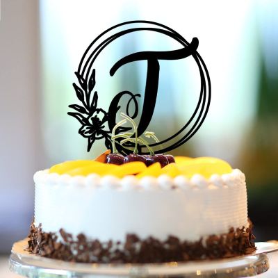 Vinisong Personalized Letter Cake Toppers Initials T Cake Topper Black Acrylic Cake Decoration Wreath Cake Topper Perfect for Birthday Wedding Anniversary Party(T,07)