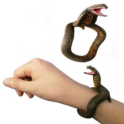 2pc Halloween Snake Bracelets Tricky Snake Wristband Fake Snake Wrist Band Bangle Jewelry Novelty Boa Python Prank Props Gift for Halloween April Fools Day Cosplay Party