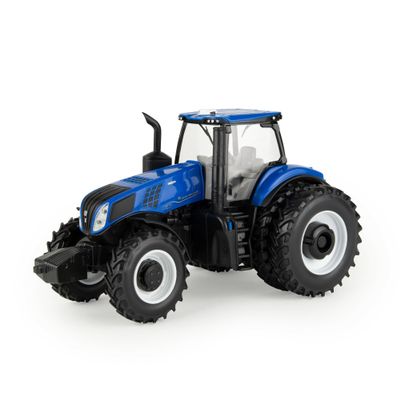 ERTL 1/32 New Holland T8.380 MFWD with Row Crop Dual Rear Tires