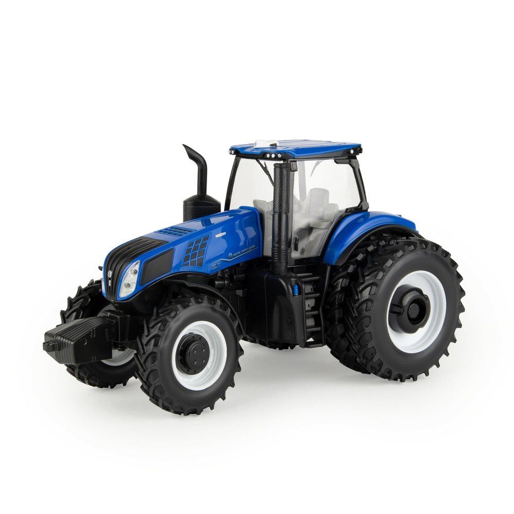 ERTL 1/32 New Holland T8.380 MFWD with Row Crop Dual Rear Tires