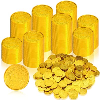 Hanaive 600 Pcs Pirate Gold Coins Plastic Treasure Play Toy Coins Fake St. Patricks Doubloon for Pirate Party Favors Supplies Treasure Hunt Game Teachers Classroom Reward