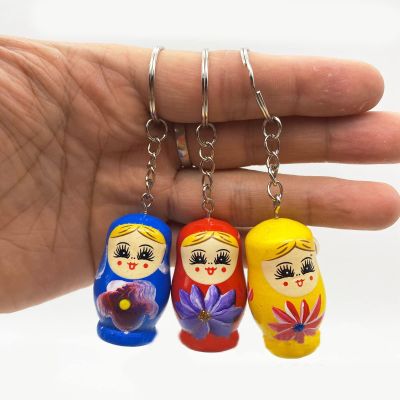 areclern Small Matryoshka Key Chains, Set of 3 Wood Cute Russian Nesting Dolls Keychains Decorative Gifts Random Color