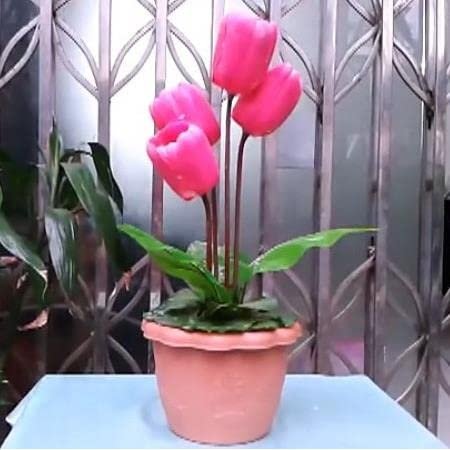 SUMAG The Living Tulip Stage Flower Magic Tricks Stage Magic Props Classic Toys Illusion Party Trick Fun Super Effect Magic Toys