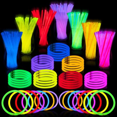 JOYIN 1000 Pcs 8" Glow sticks Bulk Party Favors Pack, Neon Glow in the Dark Party Supplies, Light Up Necklaces and Bracelets with Connectors, Easter, Football, Birthday Decorations