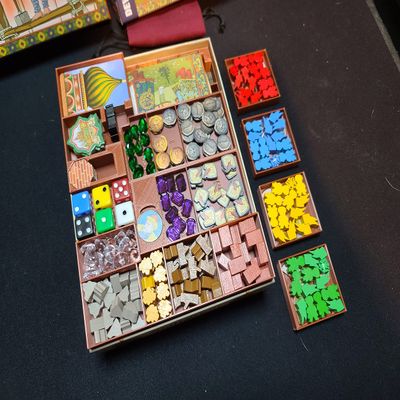 Insert / Box Organizer for The Red Cathedral +Contractors Expansion