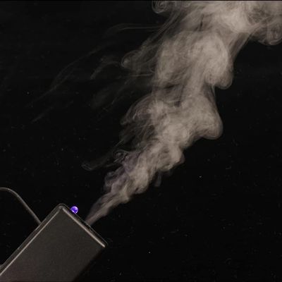 Garden Friends Flash Mini Arm Control Smoke Device Charge Magic Smoke Tricks Magic Props Close Up Street Magic Mentalism