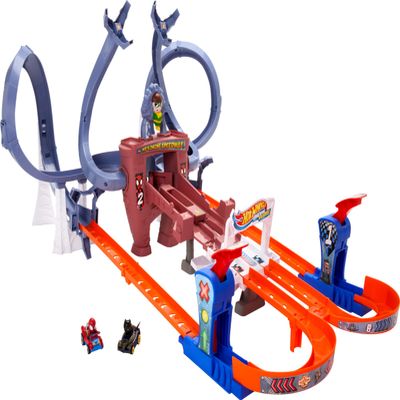 Hot Wheels RacerVerse Toy Car Track Set, Spider-Mans Web-Slinging Speedway, 2 1:64 Scale Racers: Spider-Man & Black Panther