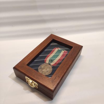 Medal Case with Ribbon (BL)