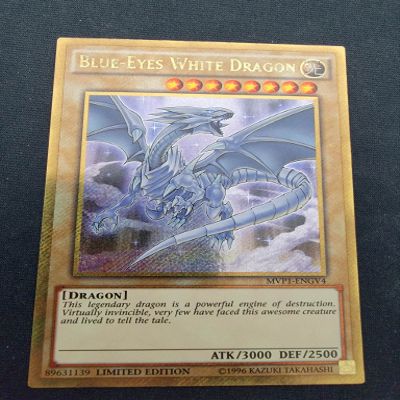 Blue-Eyes White Dragon - MVP1-ENGV4 - The Dark Side of Dimensions Movie Pack: Gold Edition - Gold Secret Rare - Limited Edition