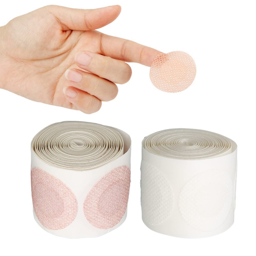 100pcs Men Breast Patch, Breathable and Sweatproof Sports Nipple Pad for Marathon, Self Adhesive Anti Slip Nipple Cover Sticker for Runner, Skin Friendly Invisible Male Boobs Covers(Skin Color)
