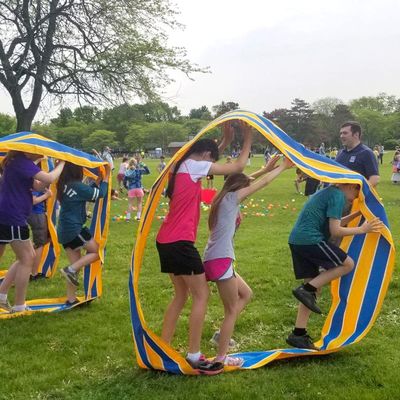 KINDEN Teamwork Games Run Mat - 2 Packs Teamwork Games Group Learning Activity Fun Playing Run Mats for Adults Kids Family Field Day Backyard Playground Birthday Party Games