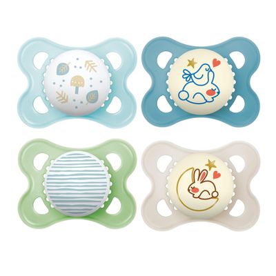 MAM Original Baby Pacifiers 0-6 Months, Binky for Newborn Babies, BPA-Free Skin Soft Silicone Nipple, Glows in The Dark, Developed with Medical Experts, 4 Count, Made in Europe