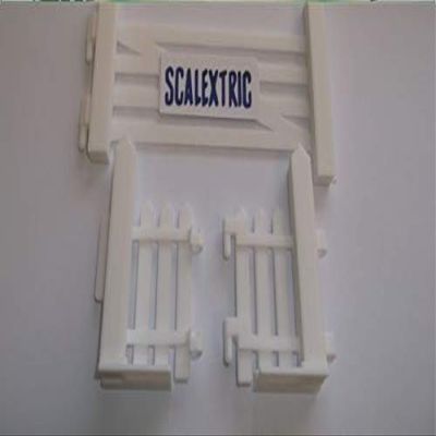 Greenhills 2 x Repro Fence Pieces & 5 Bar Gate Set for Scalextric Le Mans Pit PT64 - New - MACC769
