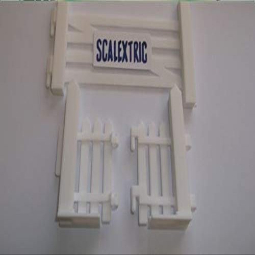 Greenhills 2 x Repro Fence Pieces & 5 Bar Gate Set for Scalextric Le Mans Pit PT64 - New - MACC769