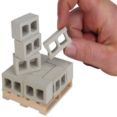 Acacia Grove Mini Cinder Blocks with Pallet, 1/12 Scale (12 Pack)
