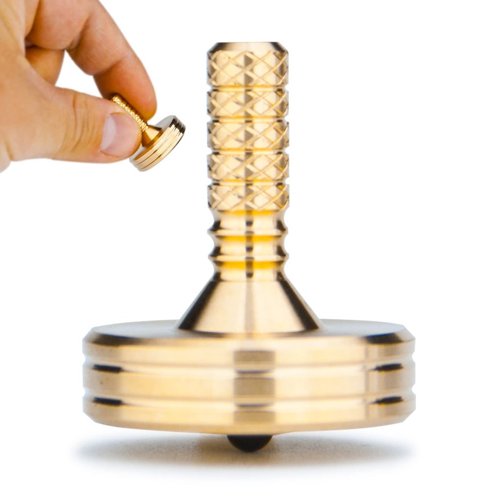 DjuiinoStar Premium Brass Spinning Top: Deeply Engraved Long Grip, Long Spin Time, Settles Down Quickly, Exquisite Metalwork Full of Details, Kinetic Office Desktop Fidget Toy DST-827