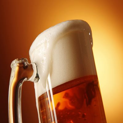 1000-Piece Beer Puzzle for Adults - Brewer Jigsaw Puzzle & Beer Lover Gift for Men, Perfect Man Cave Gift for Him (1000 Pieces)