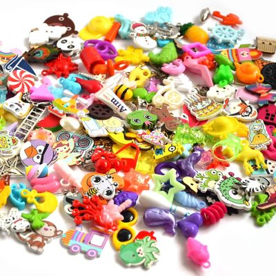 TomToy Medium Mixed I Spy trinkets, Set of 200 trinkets