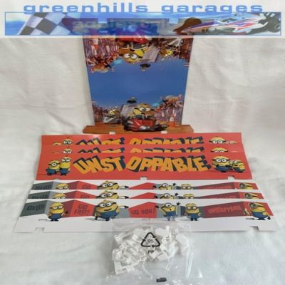 Greenhills Carrera GO!!! Minions Barriers x 6 + Tunnel + Clips x 22 - NEW - MACC928