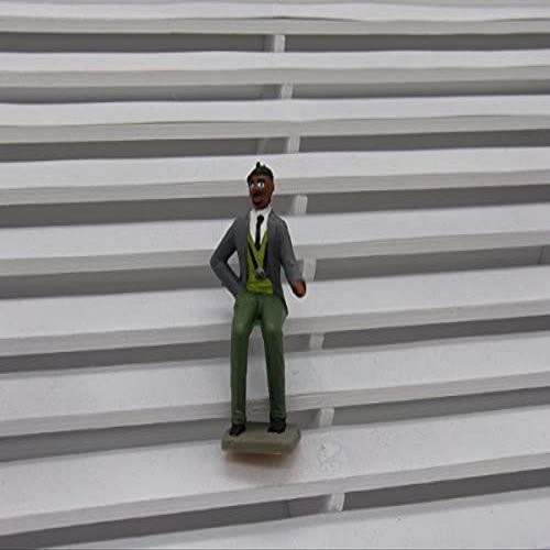 F821 - Greenhills Seated Male Spectator for Scalextric Carrera 1.32 Scale - NEW