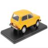 OPO 10 - Miniature 1:24 Car - LADA NIVA Yellow 1977 - East Legendary Cars Collection - Metal, Base, Display Case - Unisex Adults - Indoor - Automatic - No Batteries Required view 2