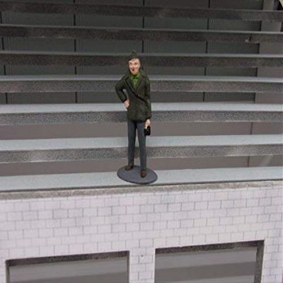 Greenhills F746 Young Man Spectator for Scalextric Carrera etc 1.32 Scale - NEW