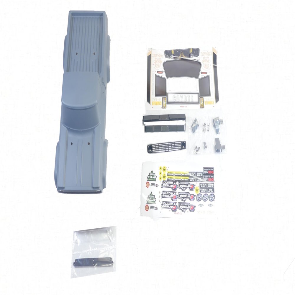 Carisma 16284 Sca-1e Coyote 2.1 Painted Body Set