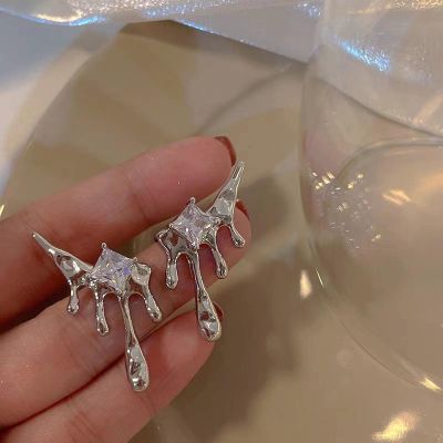 ELROAL Vintage Court Style Light Luxury, Super Shimmering Diamond-Set Flowers, Earrings, Temperament, Versatile Explosive Earrings Women 0164