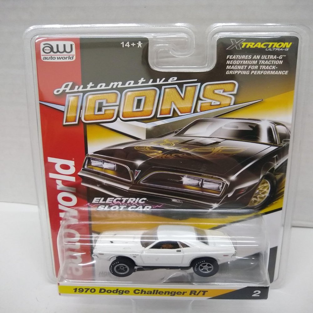 Auto World SC402-2 Automotive Icons 1970 Challenger R/T HO Scale Electric Slot Car