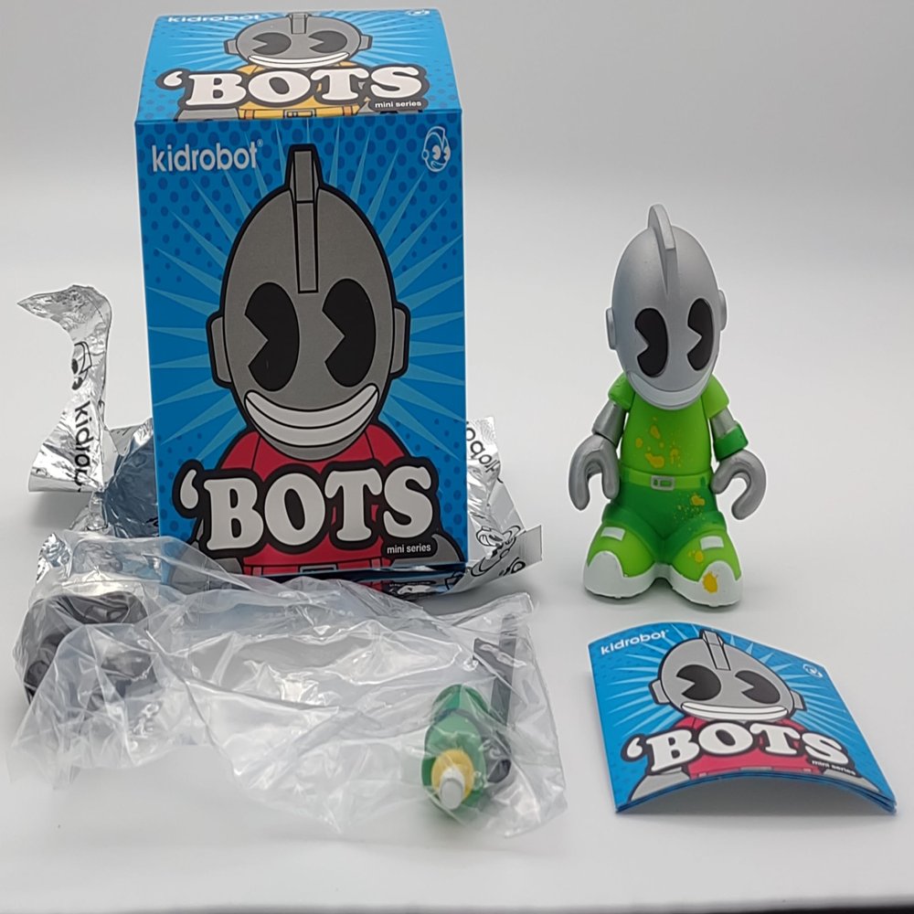 Kidrobot Bots KidBomber 3" Vinyl Mini Figure 'Bots Mascot Series Bomber